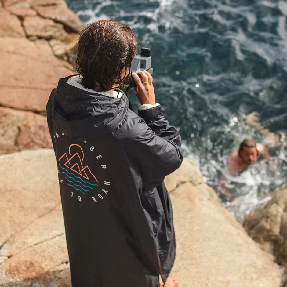 Women Passenger Outdoor Living | Outdoor Living | Escapism Recycled Sherpa Lined Changing Robe